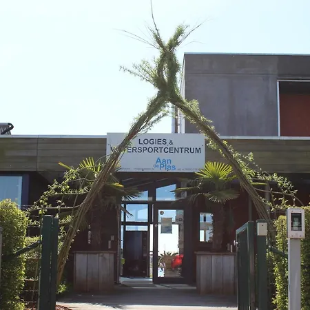 Hostel Domein Aan De Plas